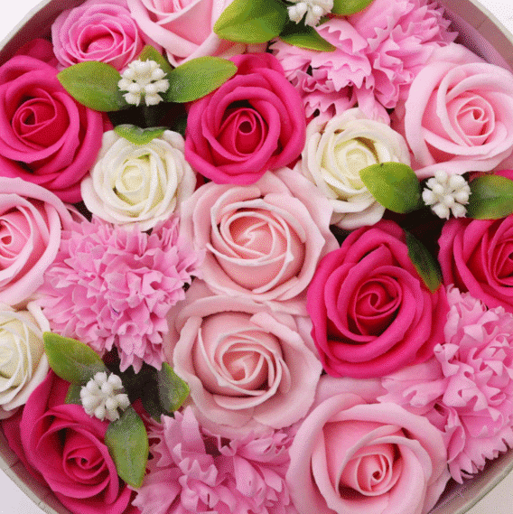 zoom coffret boite ronde fleurs de savon rose