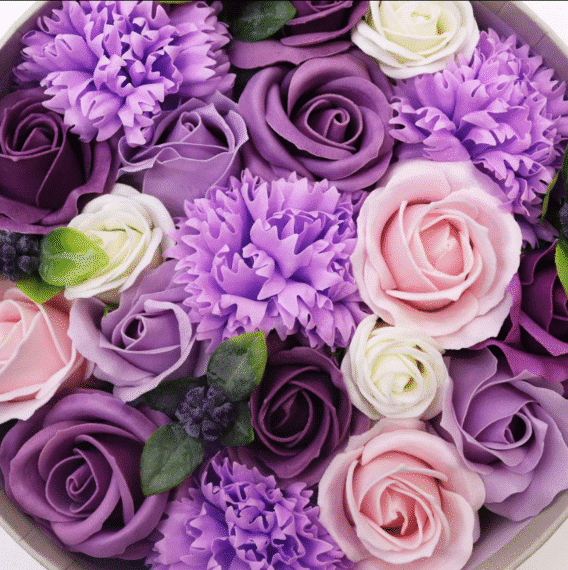 zoom coffret boite ronde fleurs de savon violet